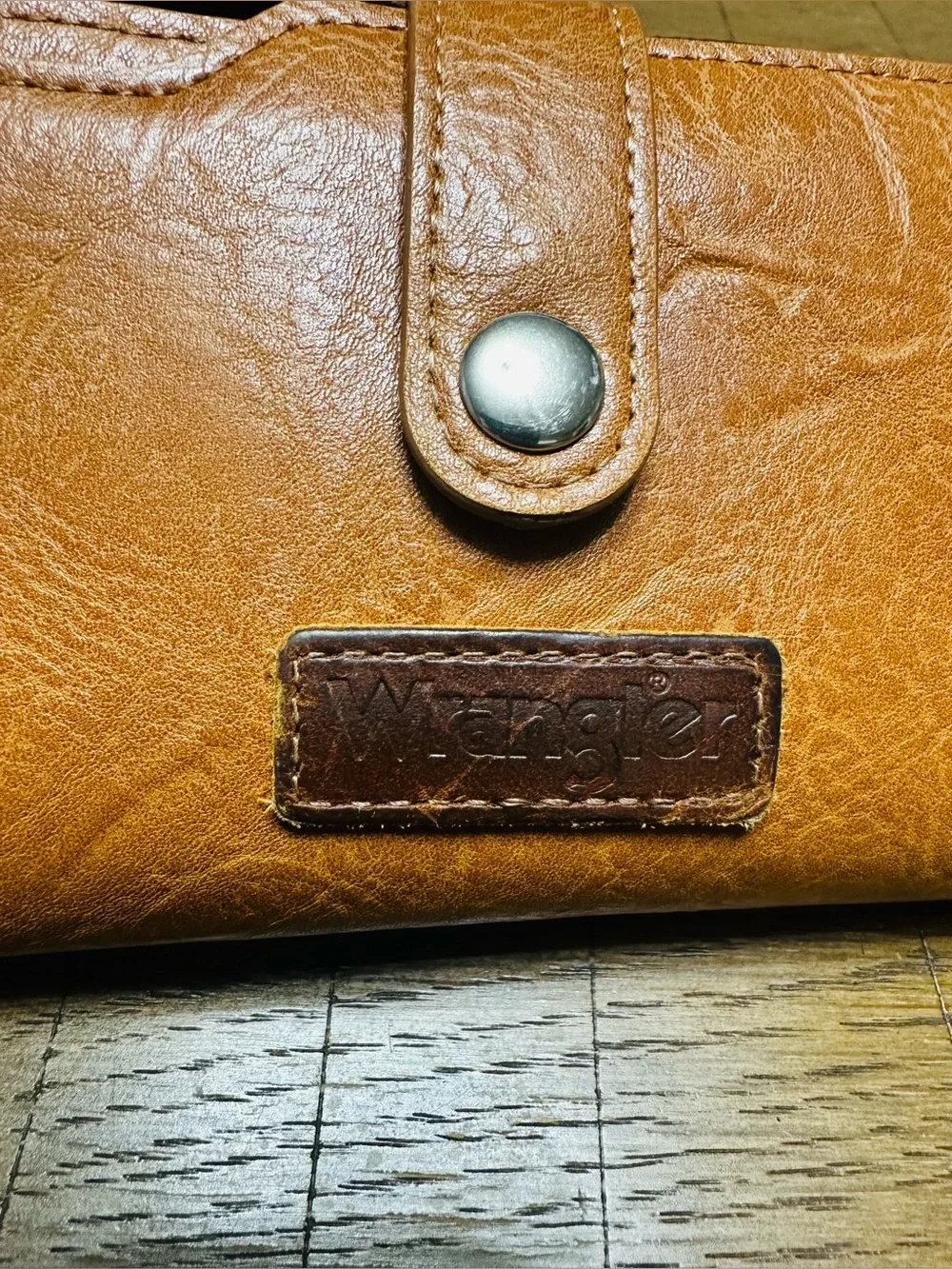Wrangler Tan Trifold Leather Wallet with Snap Tab